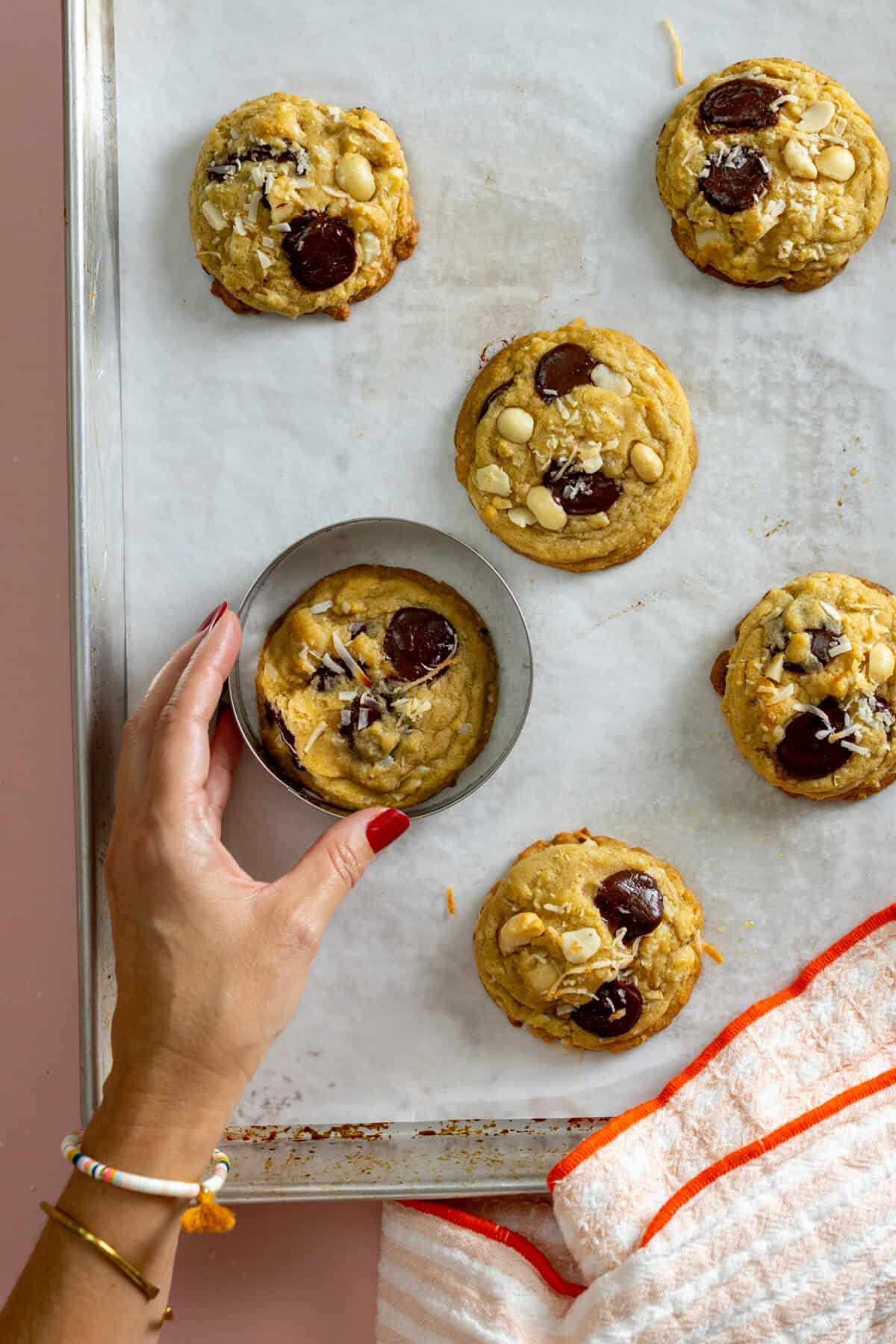 Cookie scoot method